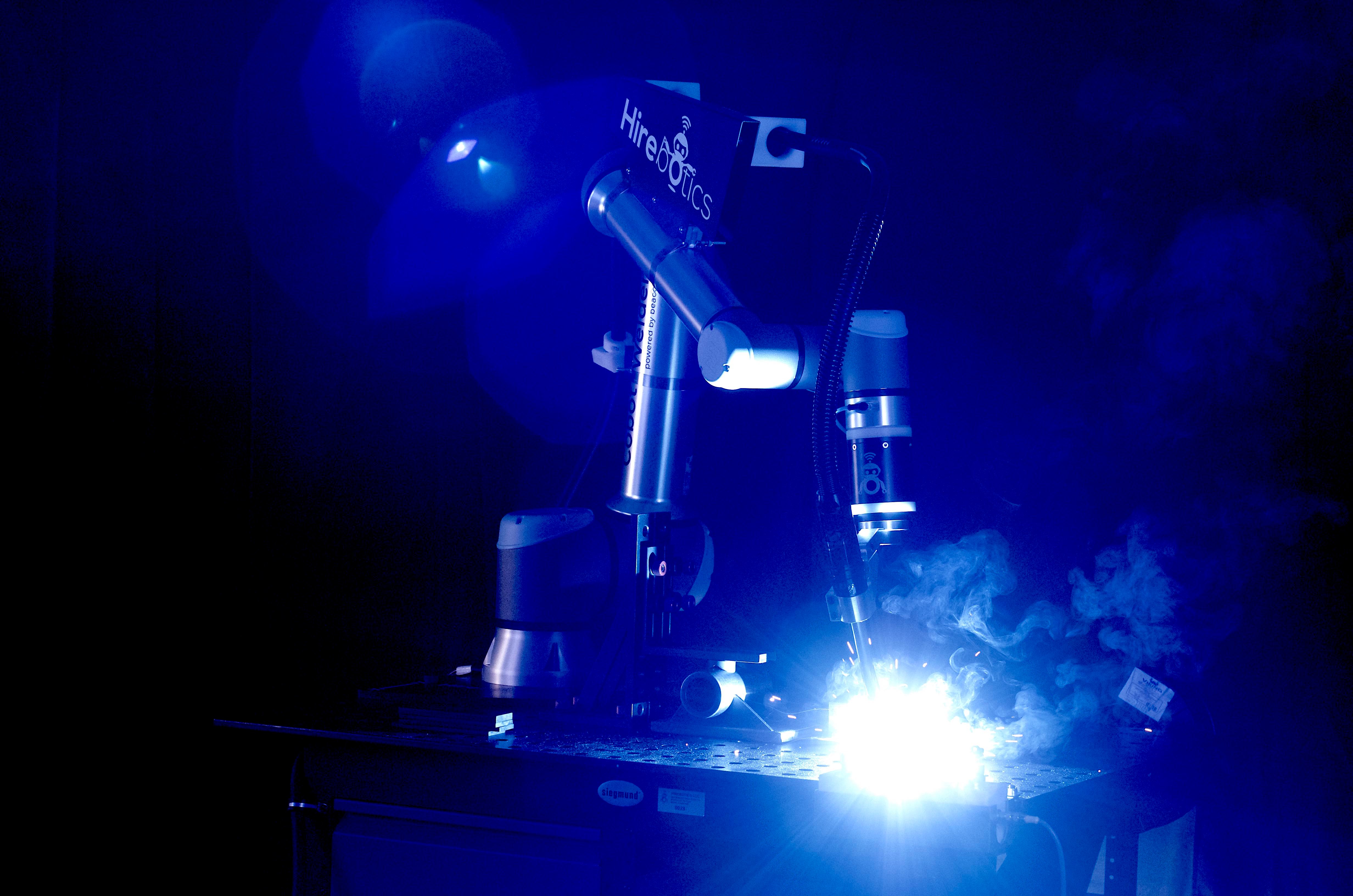 Cobot Welder, Powered by Beacon™