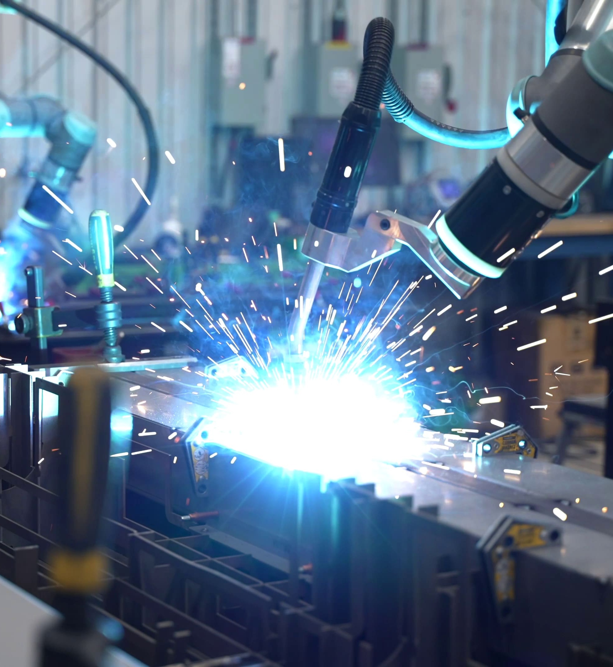 Athena-manufacturing-welding-cobots-in-action