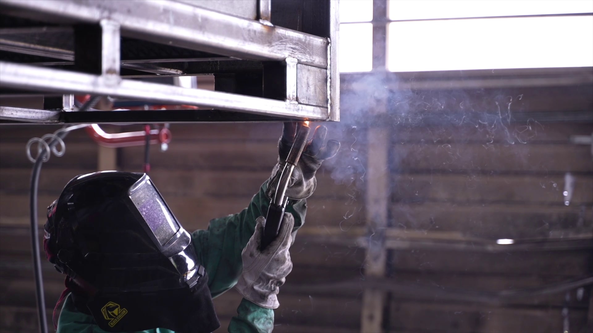 welder-welding-advanta